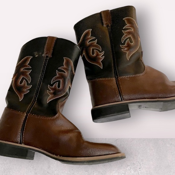 Magellan 2 tone boots, black & brown, Youth 2 like‎ new Unisex - Picture 1 of 2